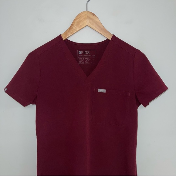 FIGS Catarina One-Pocket  Scrub Top Women’s Size XXS Burgundy‎ Red Short Sleeve - Picture 4 of 13